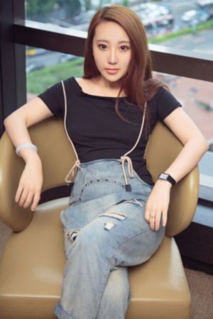 变成黑皮辣妹后和朋友_4K神马影院手机在线